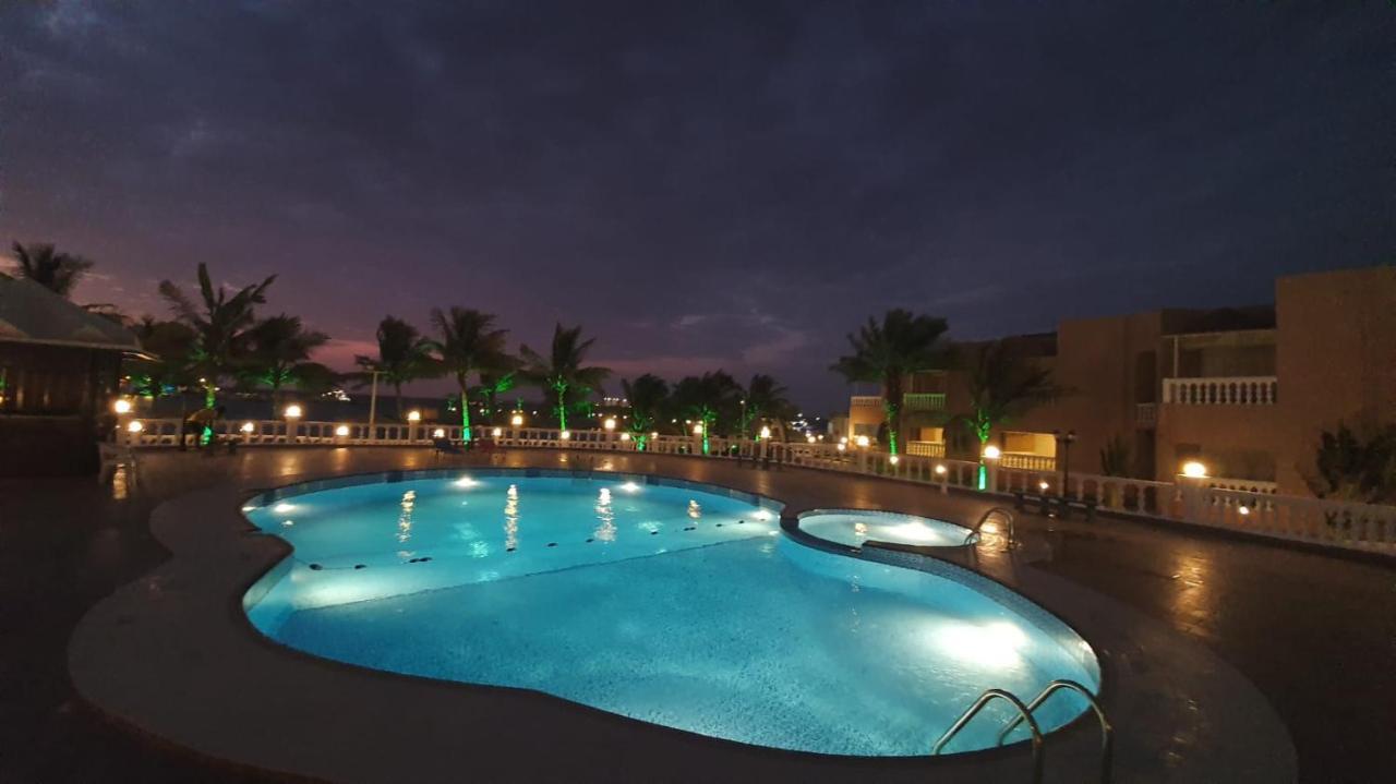 Dolphin Beach Resort Iambo Exterior foto