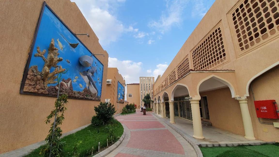 Dolphin Beach Resort Iambo Exterior foto