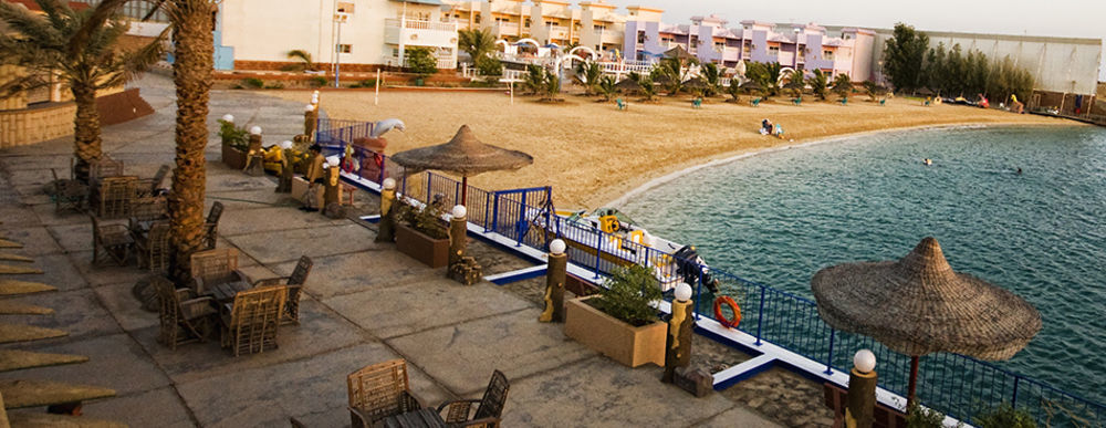 Dolphin Beach Resort Iambo Exterior foto