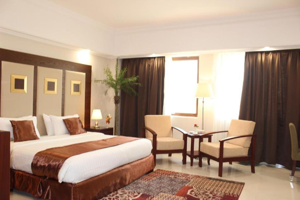 Dolphin Beach Resort Iambo Exterior foto