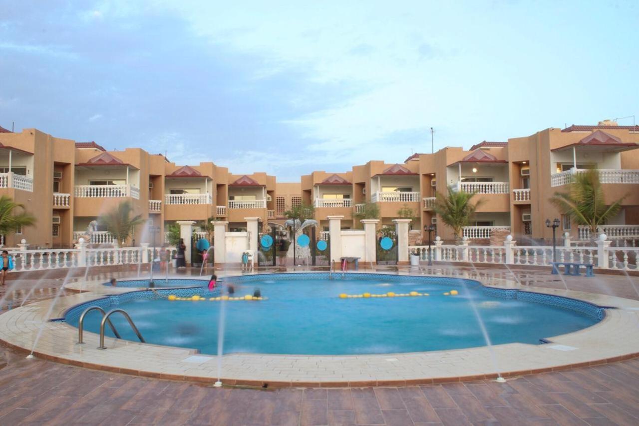 Dolphin Beach Resort Iambo Exterior foto